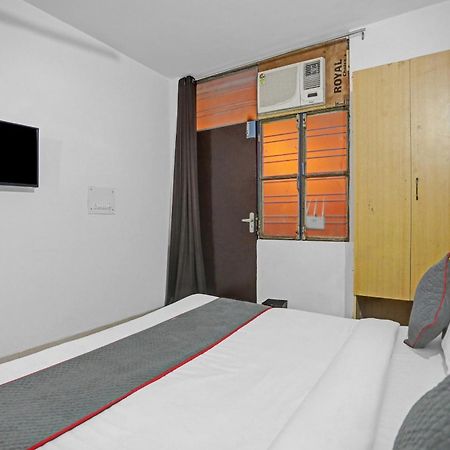Hotel Collection O Jps Near Pvr Vikaspuri Delhi Exteriér fotografie